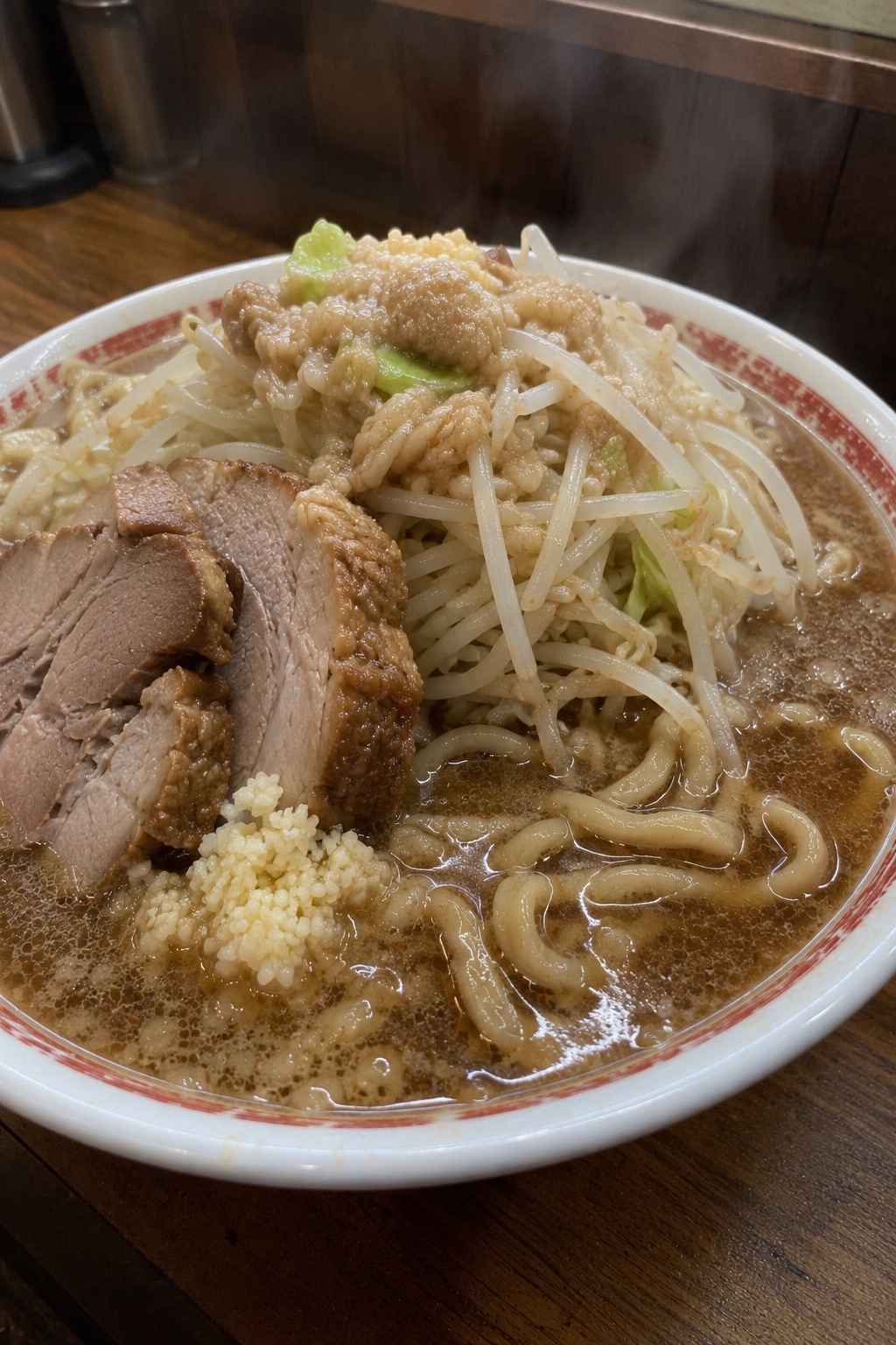 獣の旨みが効いた濃厚スープの丼